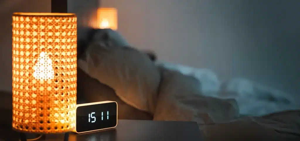 smart alarm clocks - best alarm clock for hard sleepers